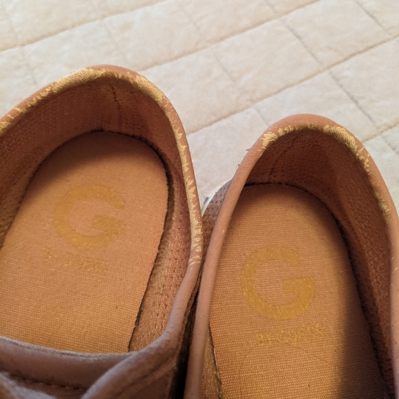 By Guess Sneaker - Picture 6 of 6